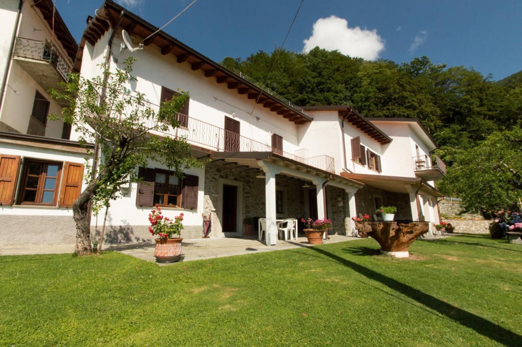 B&B La Bredia Fivizzano Exteriör bild